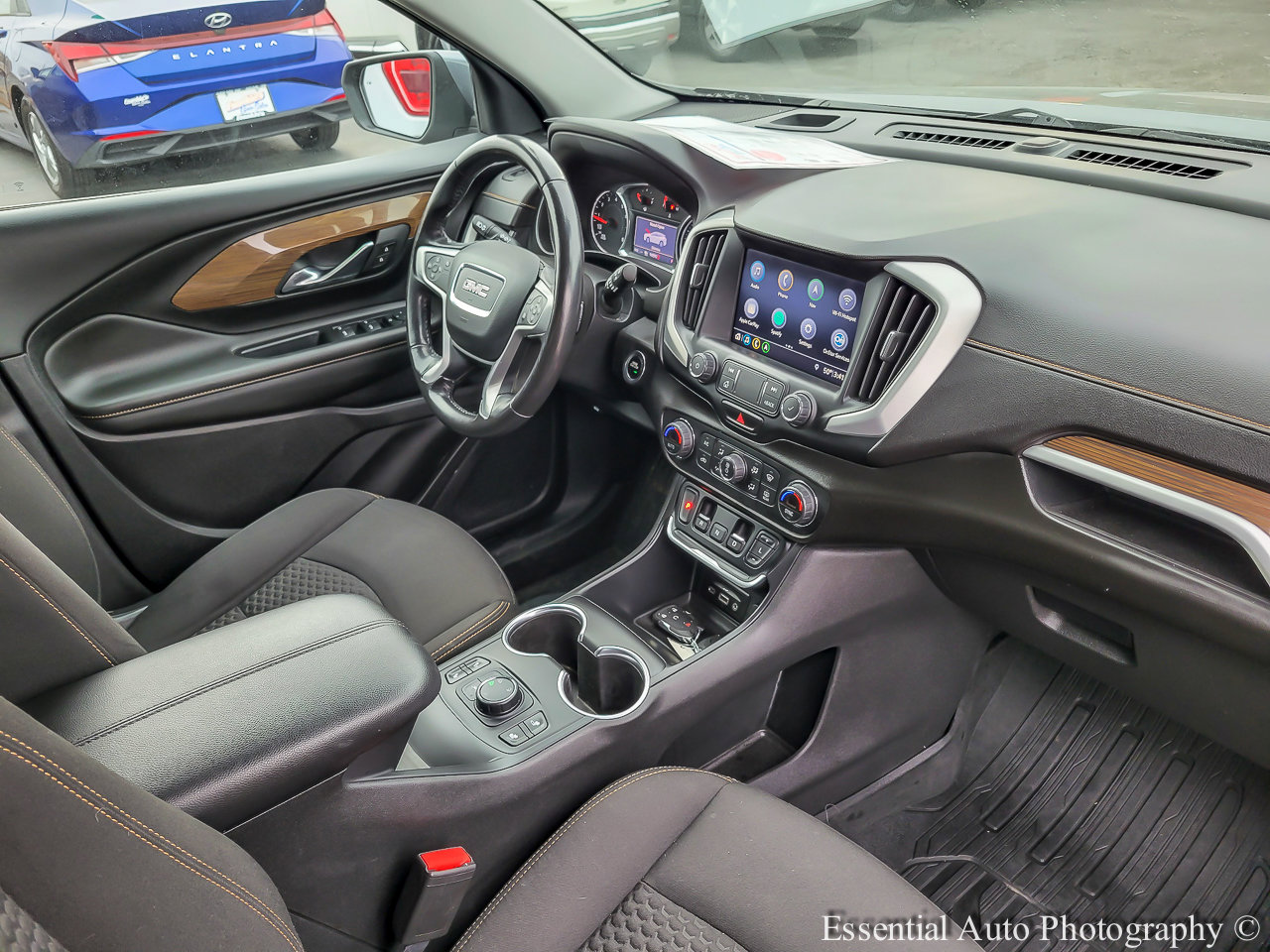 Used 2020 GMC Terrain SLE w/ Driver Convenience Package image 32