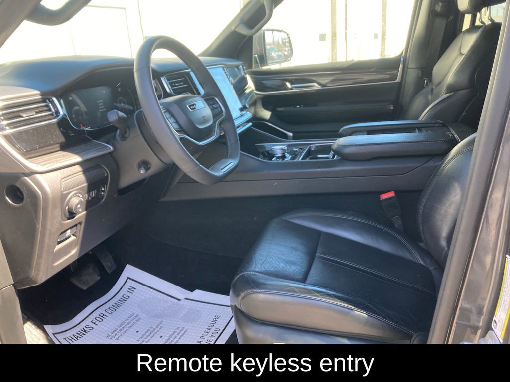 Used 2022 Jeep Wagoneer Series III AWD/4WD image 12