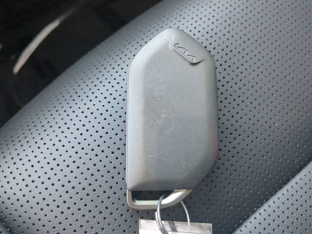 Used 2025 Kia Sorento S w/ Panoramic Sunroof Package image 29