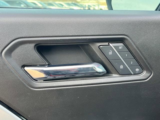 Used 2023 Chevrolet Colorado Z71 w/ Z71 Convenience Package 2 image 26