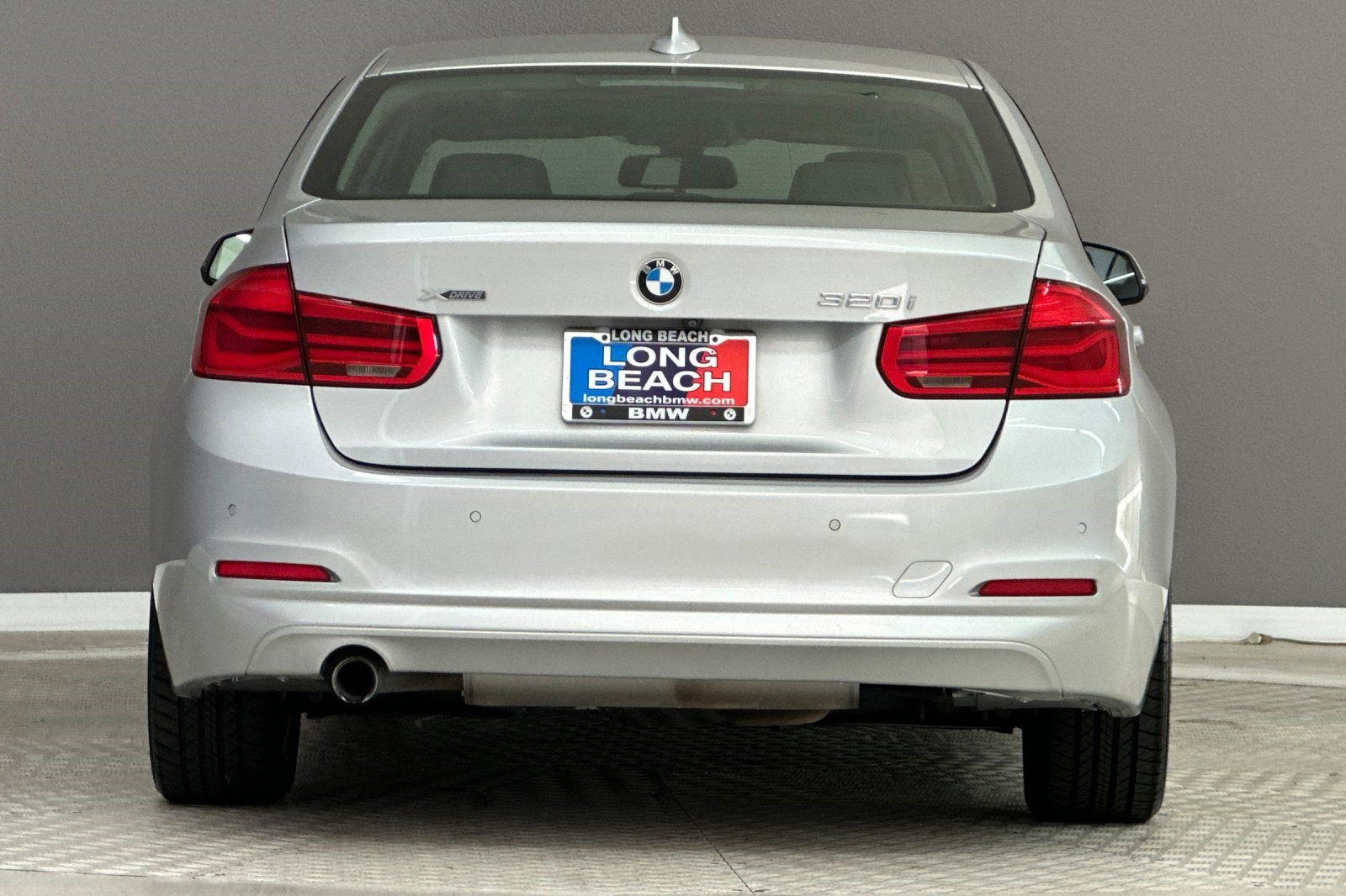 Used 2018 BMW 320i xDrive Sedan w/ Convenience Package AWD/4WD image 9