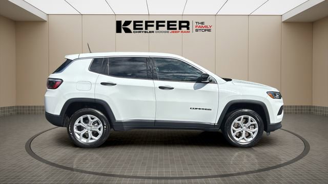 Certified 2024 Jeep Compass Sport AWD/4WD image 7