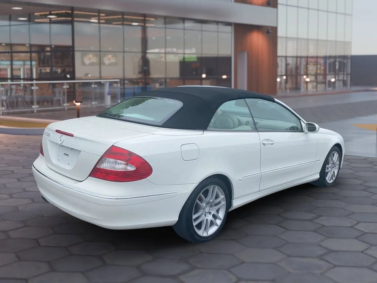 Used 2009 Mercedes-Benz CLK 350 Cabriolet image 8