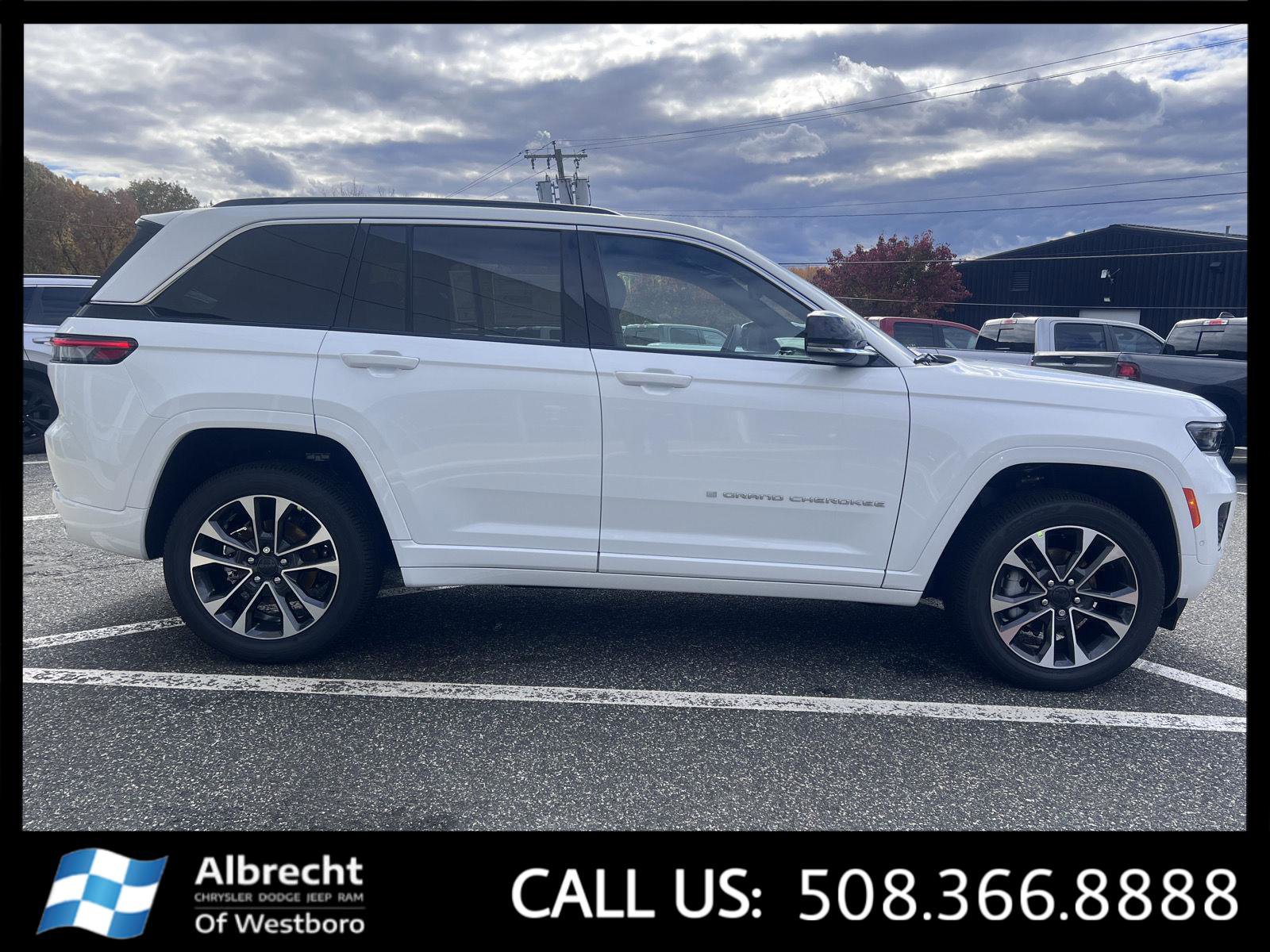 New 2025 Jeep Grand Cherokee Overland w/ Luxury Tech Group IV image 6