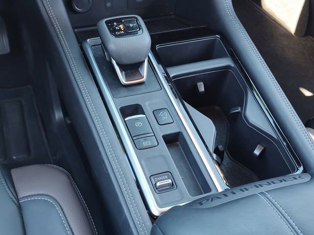 Used 2025 Nissan Pathfinder Platinum w/ Cargo Package image 23