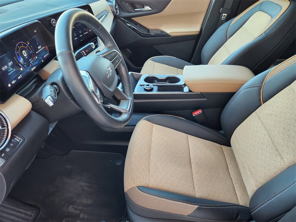 Used 2025 Chevrolet Equinox ACTIV w/ Safety and Technology Package image 10