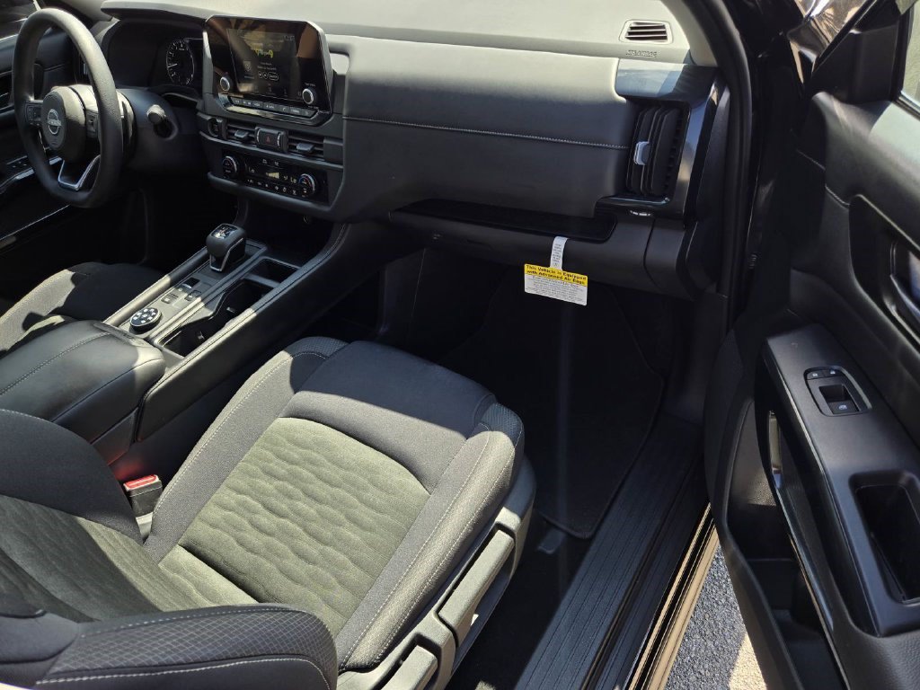 Certified 2025 Nissan Pathfinder S AWD/4WD image 7