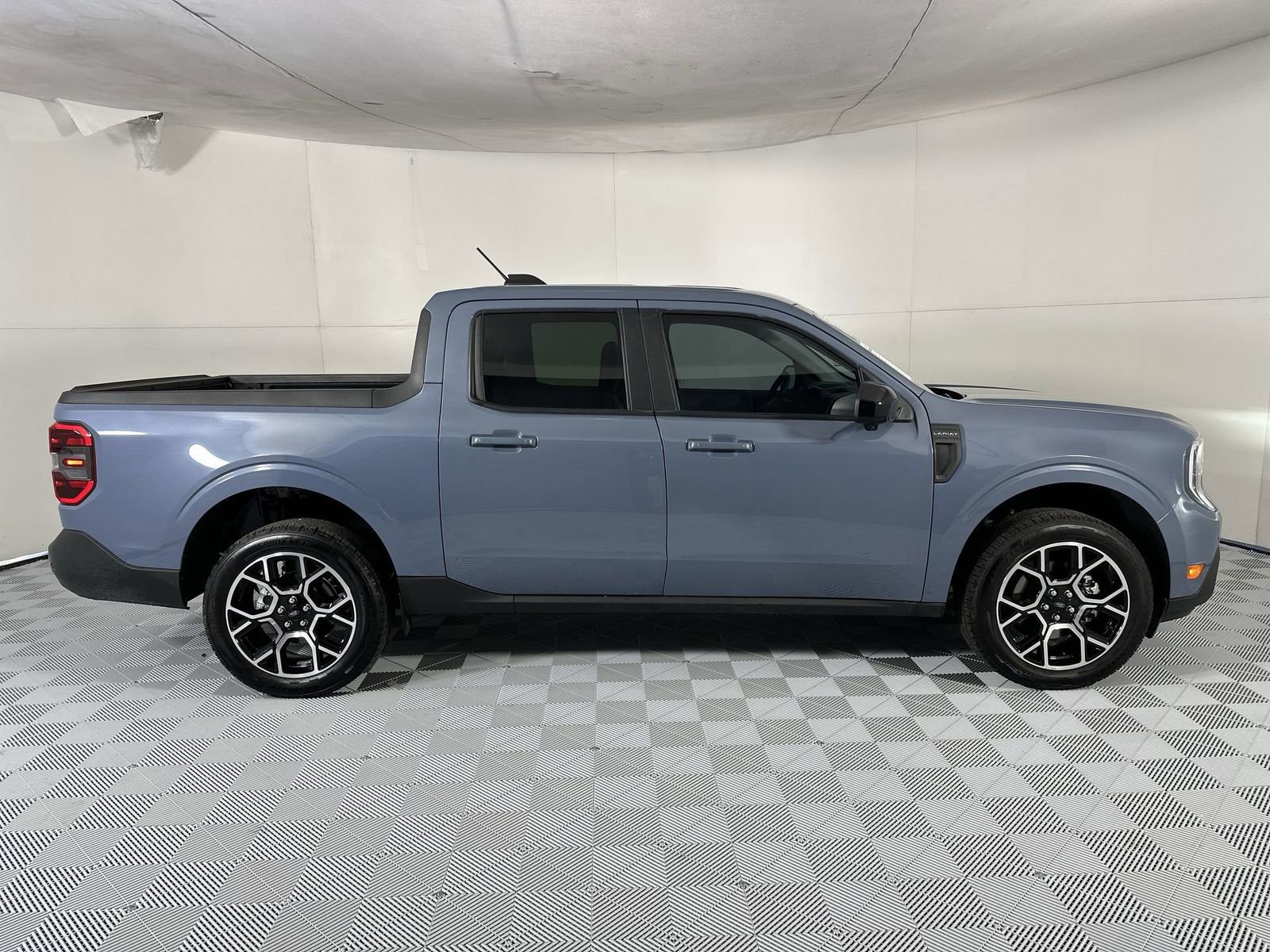 Used 2025 Ford Maverick Lariat w/ 4K Tow Package image 9