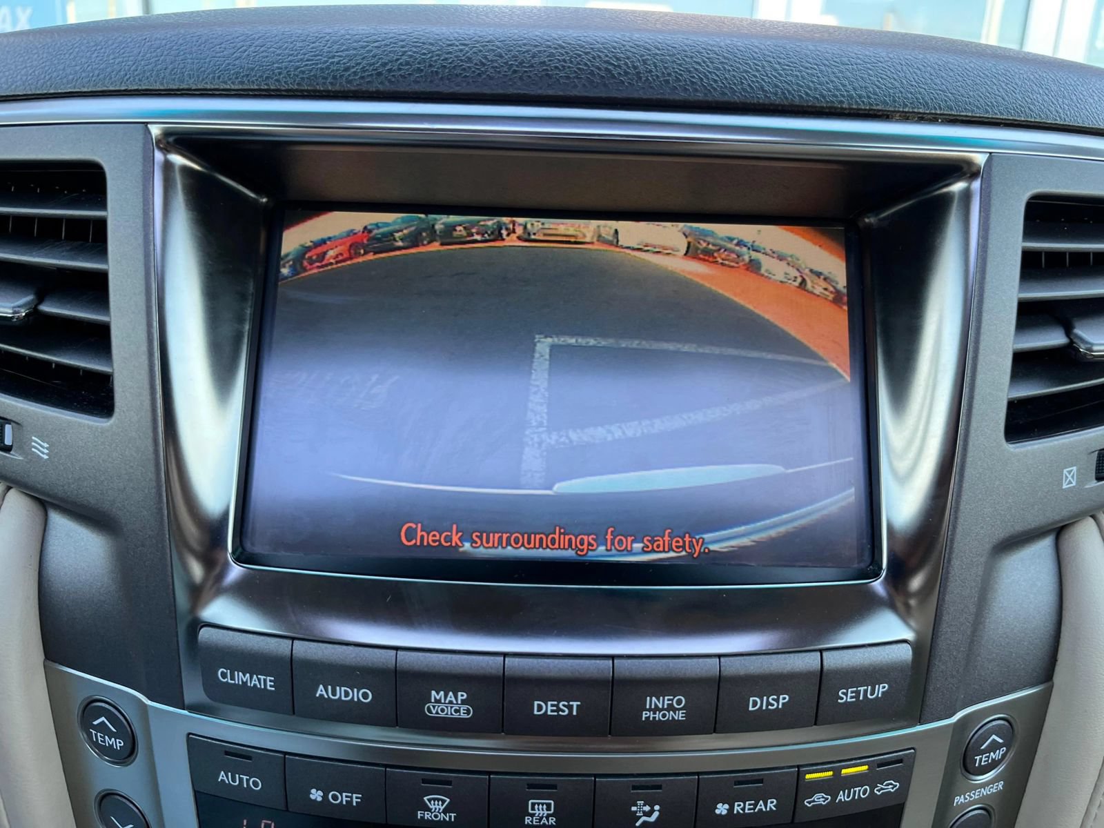 Used 2011 Lexus LX 570 4WD w/ Luxury Pkg image 20