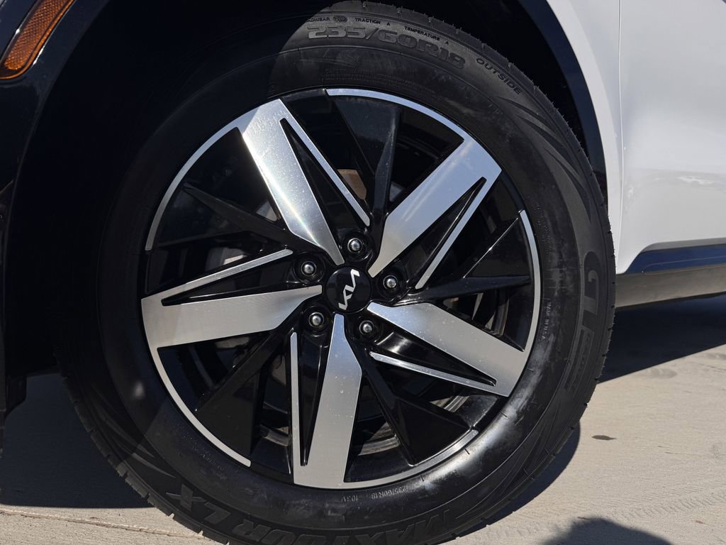 Used 2023 Kia Sorento S FWD image 9