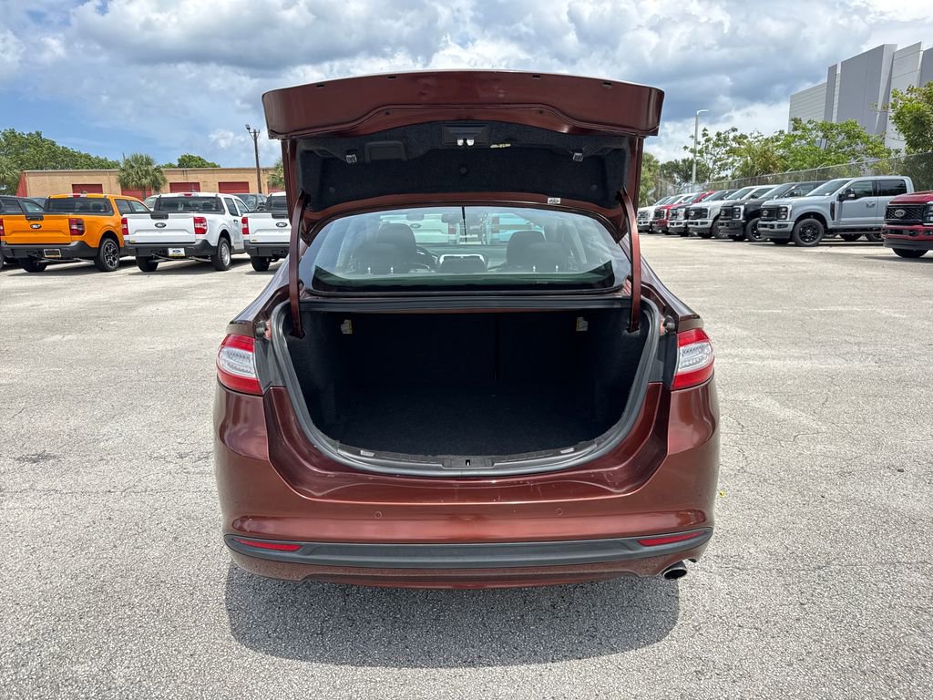 Used 2016 Ford Fusion SE FWD image 26