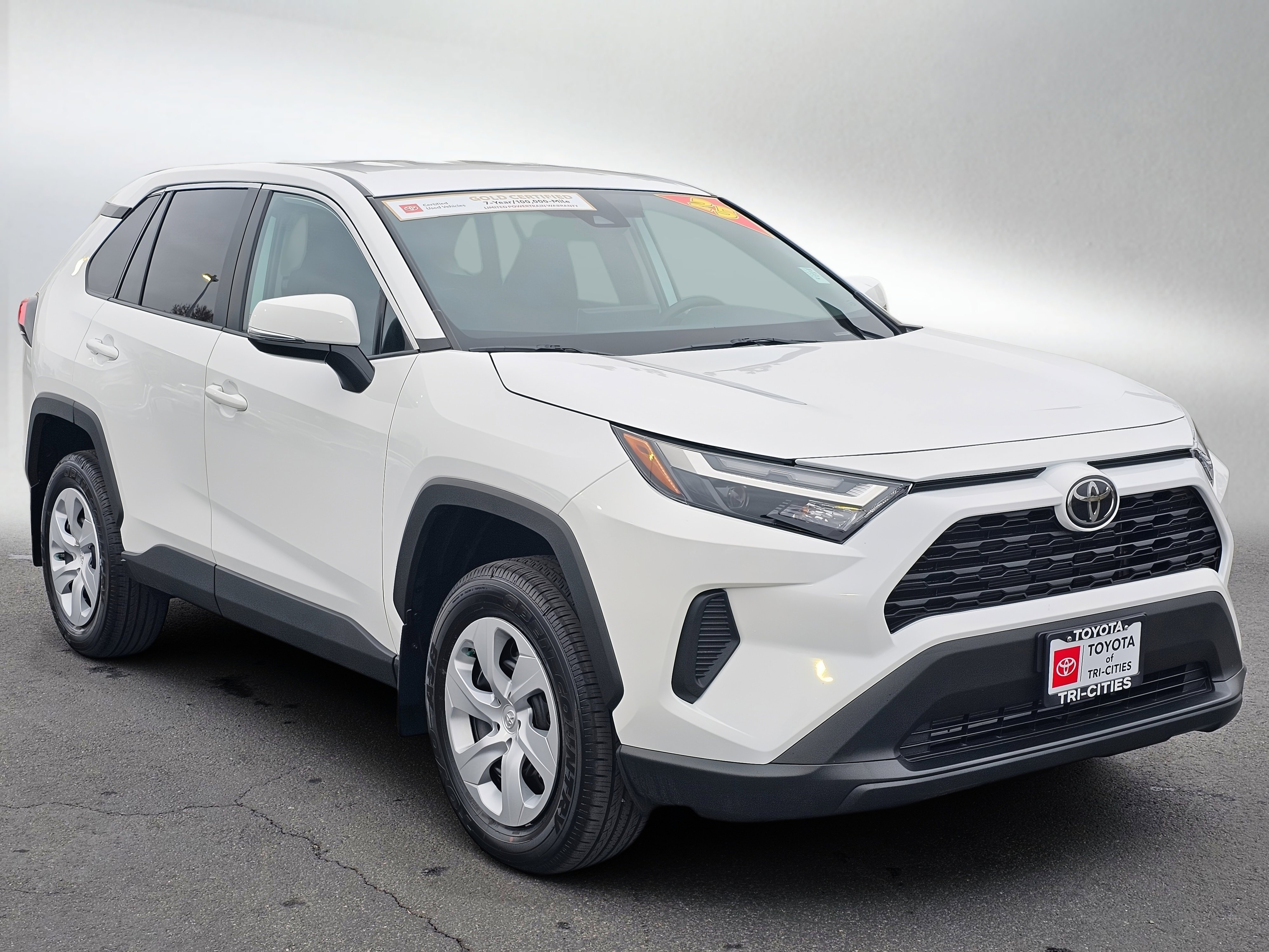 Used 2025 Toyota RAV4 LE image 7