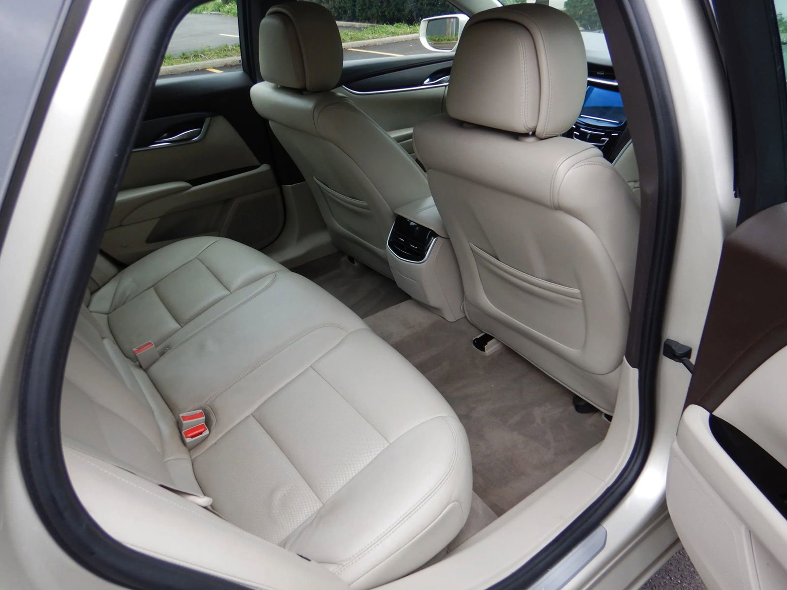 Used 2013 Cadillac XTS image 22