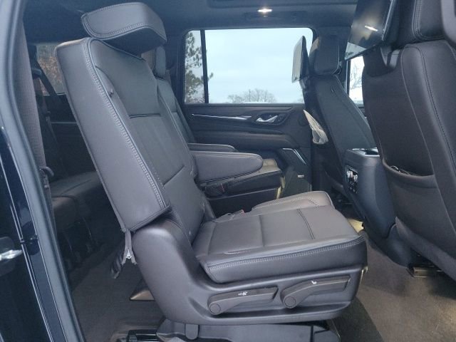 Used 2023 GMC Yukon XL Denali w/ Denali Reserve Package AWD/4WD image 24