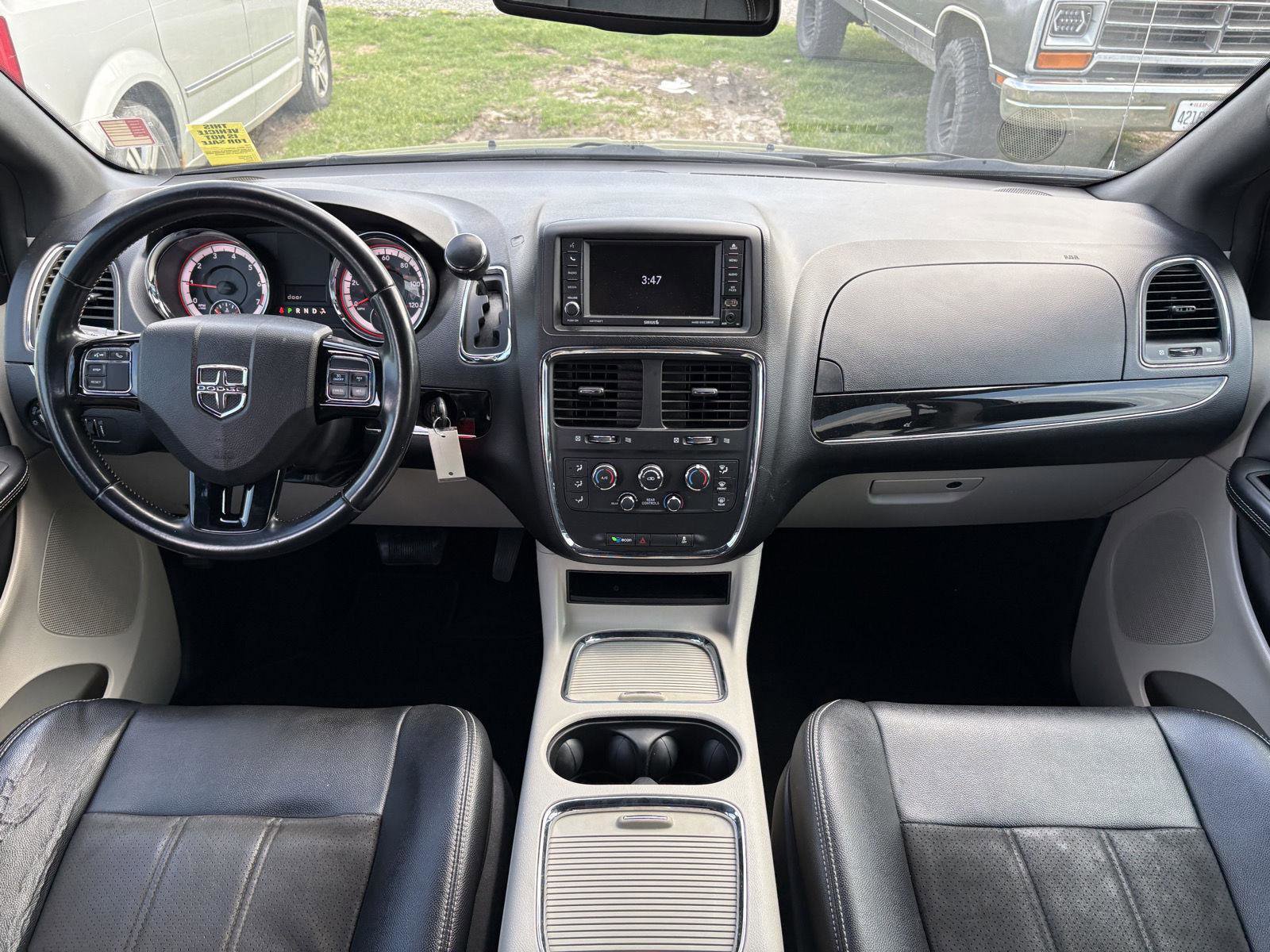 Used 2020 Dodge Grand Caravan SXT image 11