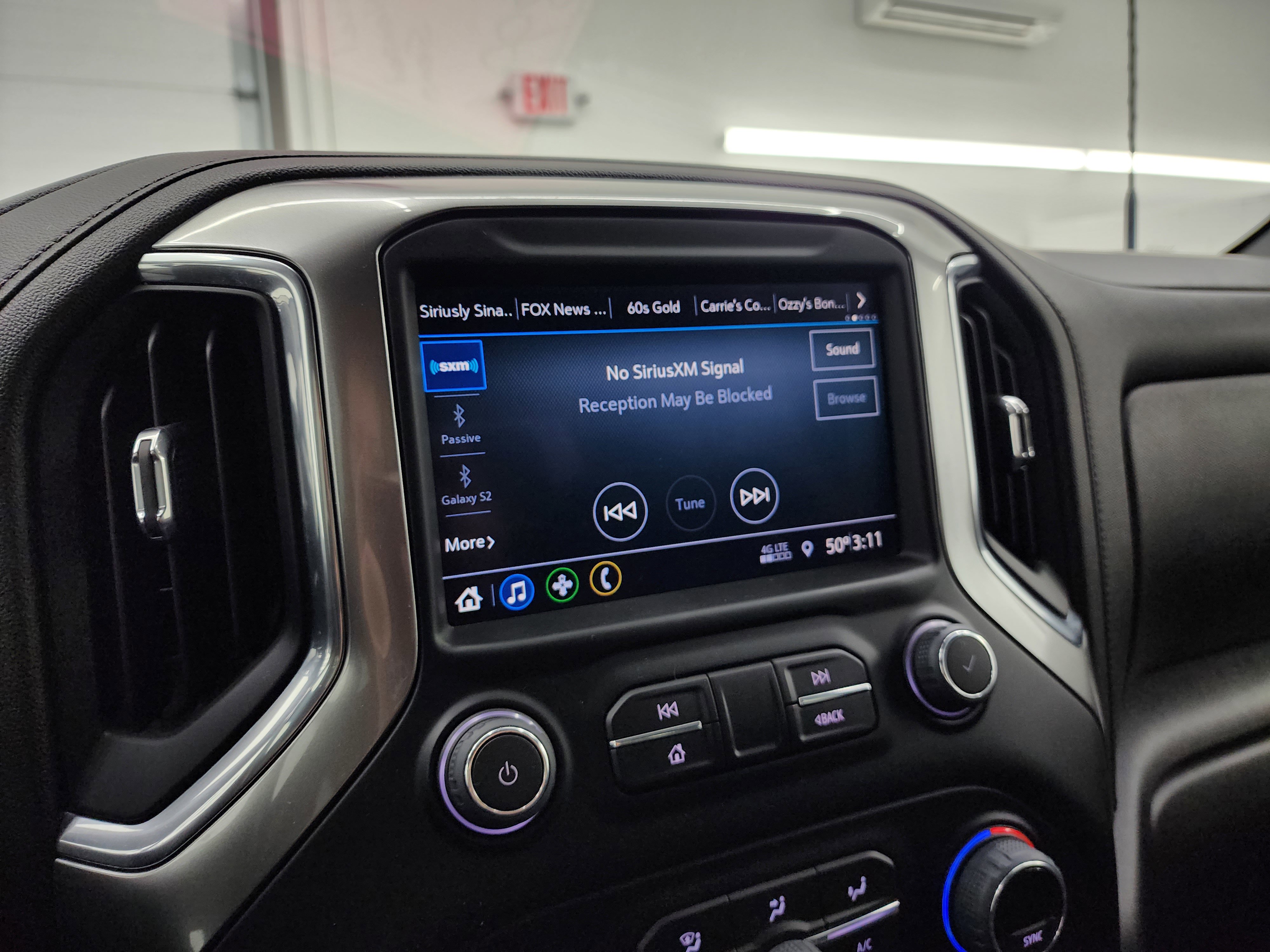 Used 2022 Chevrolet Silverado 2500 LT w/ Convenience Package image 11