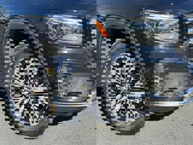 Used 2024 Mercedes-Benz GLB 250 4MATIC image 2