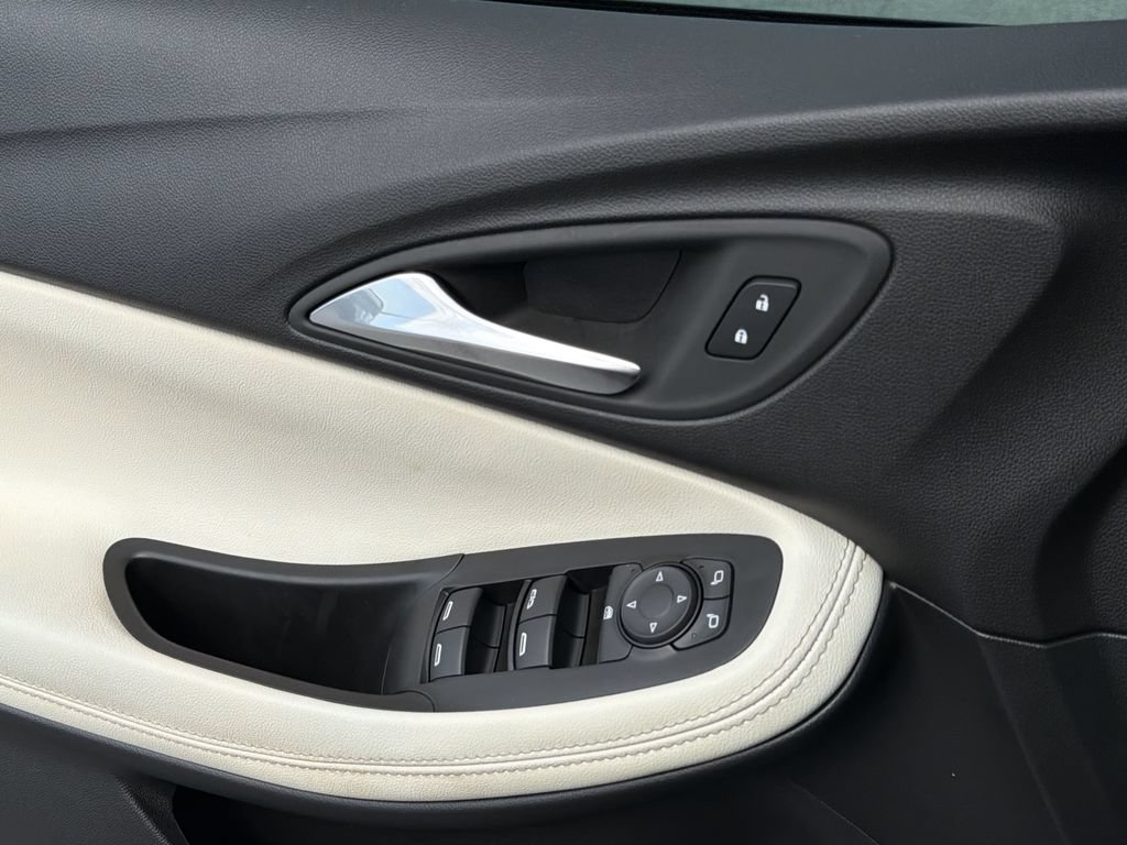 Used 2024 Buick Encore GX Preferred AWD/4WD image 15