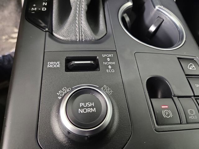 Used 2025 Toyota Highlander XSE AWD/4WD image 30