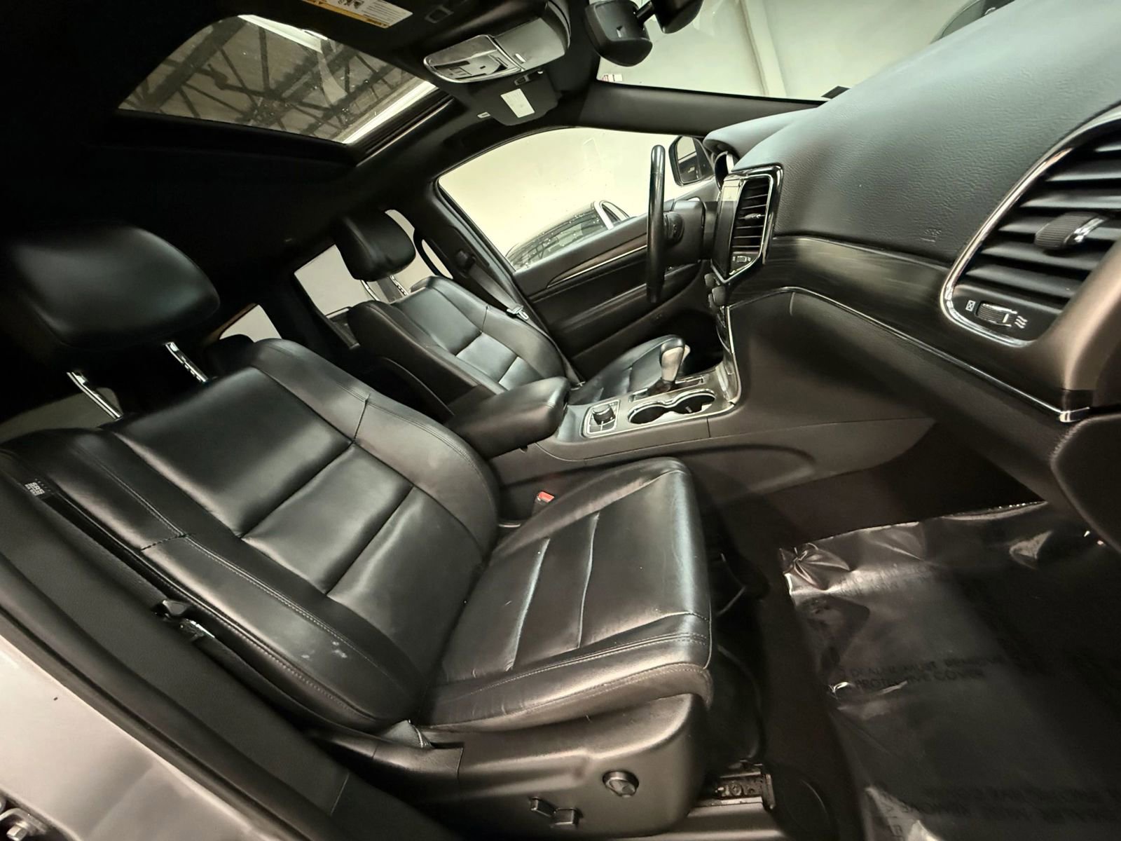 Used 2020 Jeep Grand Cherokee Limited AWD/4WD image 26