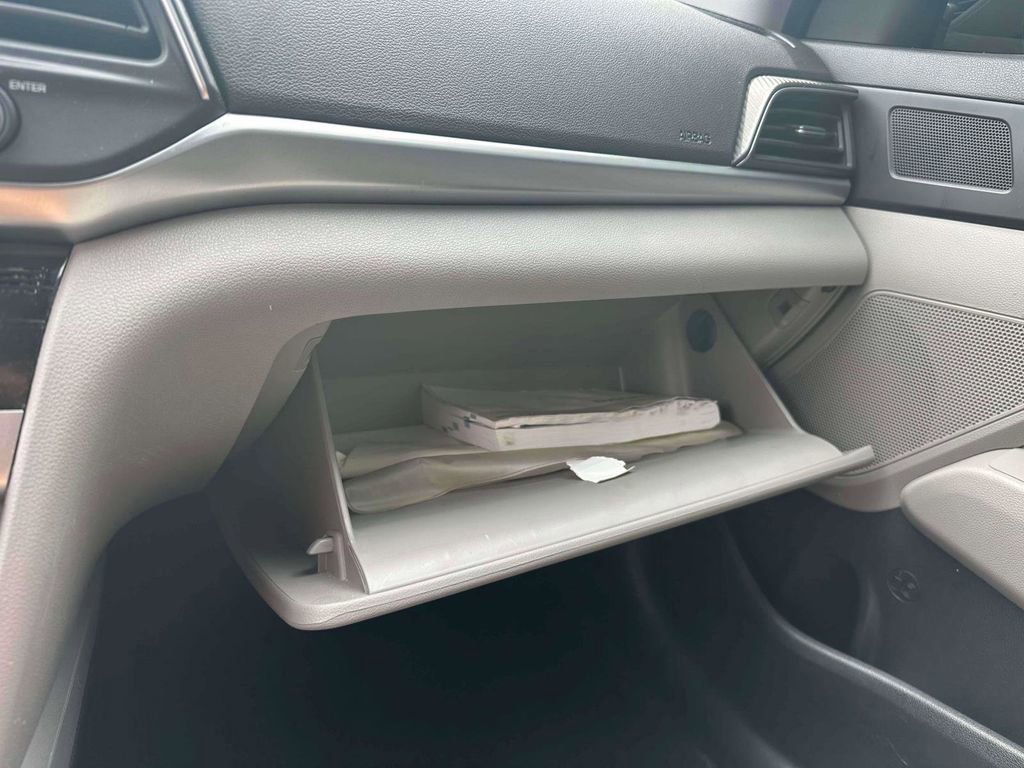 Used 2020 Hyundai Elantra SEL FWD image 30