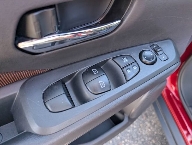 Certified 2023 Nissan Kicks SR FWD image 13