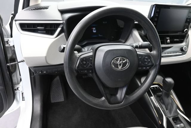 Used 2022 Toyota Corolla LE FWD image 25