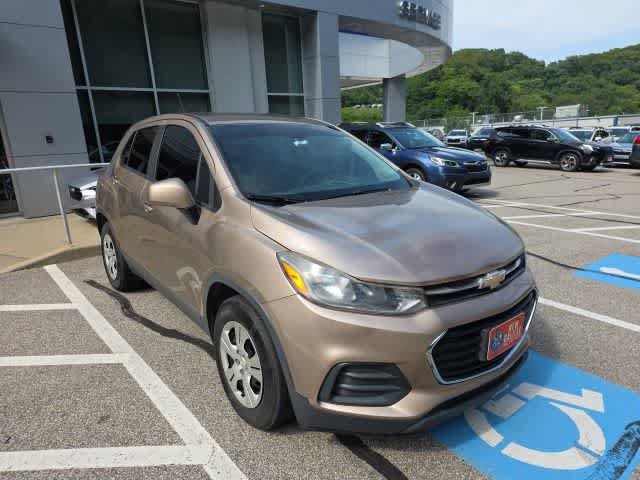 Used 2018 Chevrolet Trax LS FWD image 3