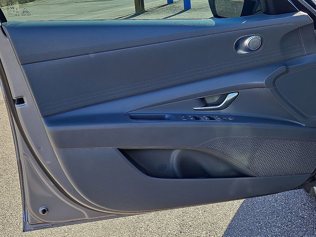 Used 2024 Hyundai Elantra SEL image 17