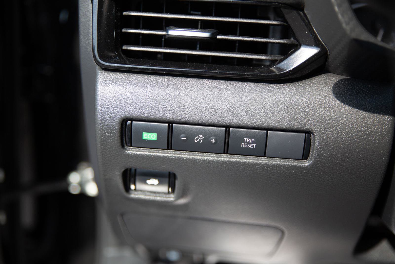 Used 2025 Nissan Sentra SV image 17