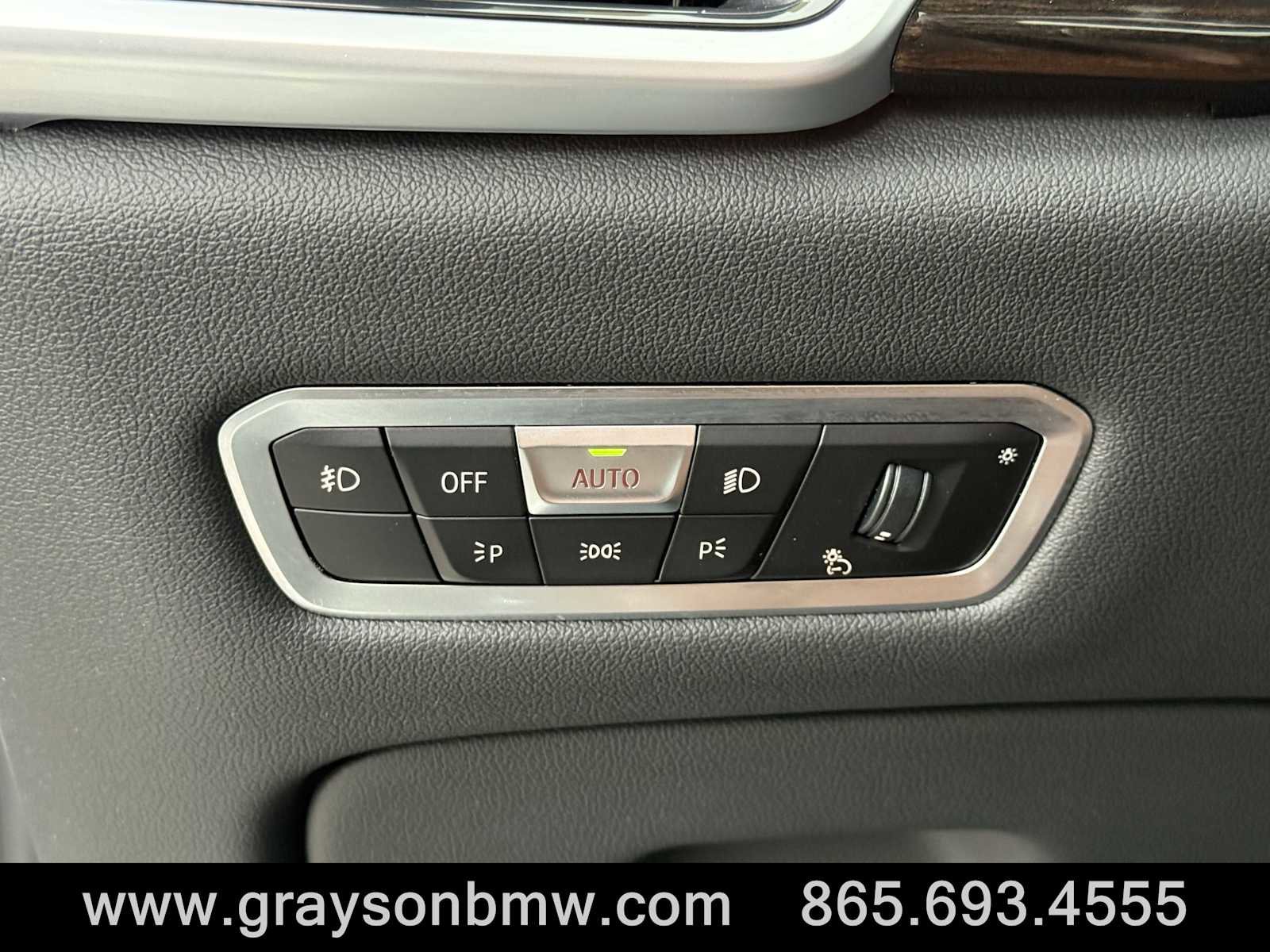 Used 2021 BMW X5 M50i w/ Premium Package image 28