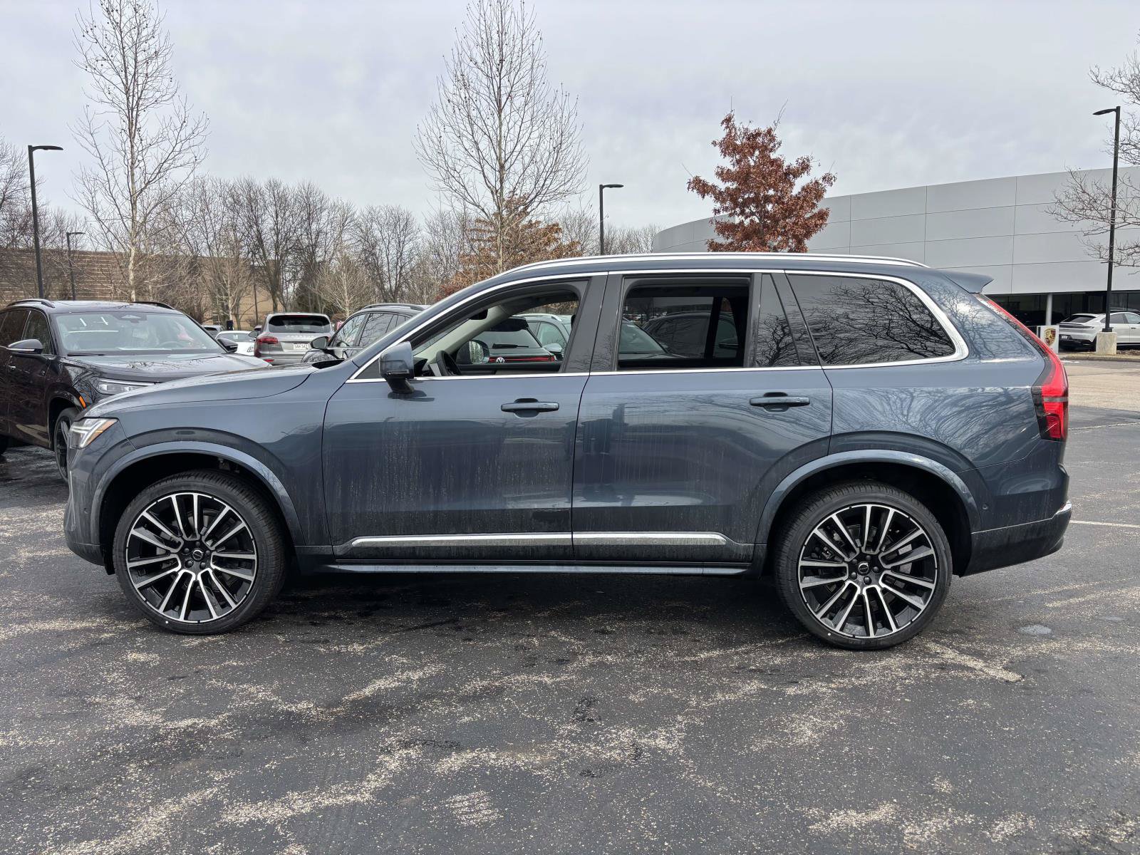 Used 2026 Volvo XC90 B6 Plus w/ Protection Package Premier AWD/4WD image 4