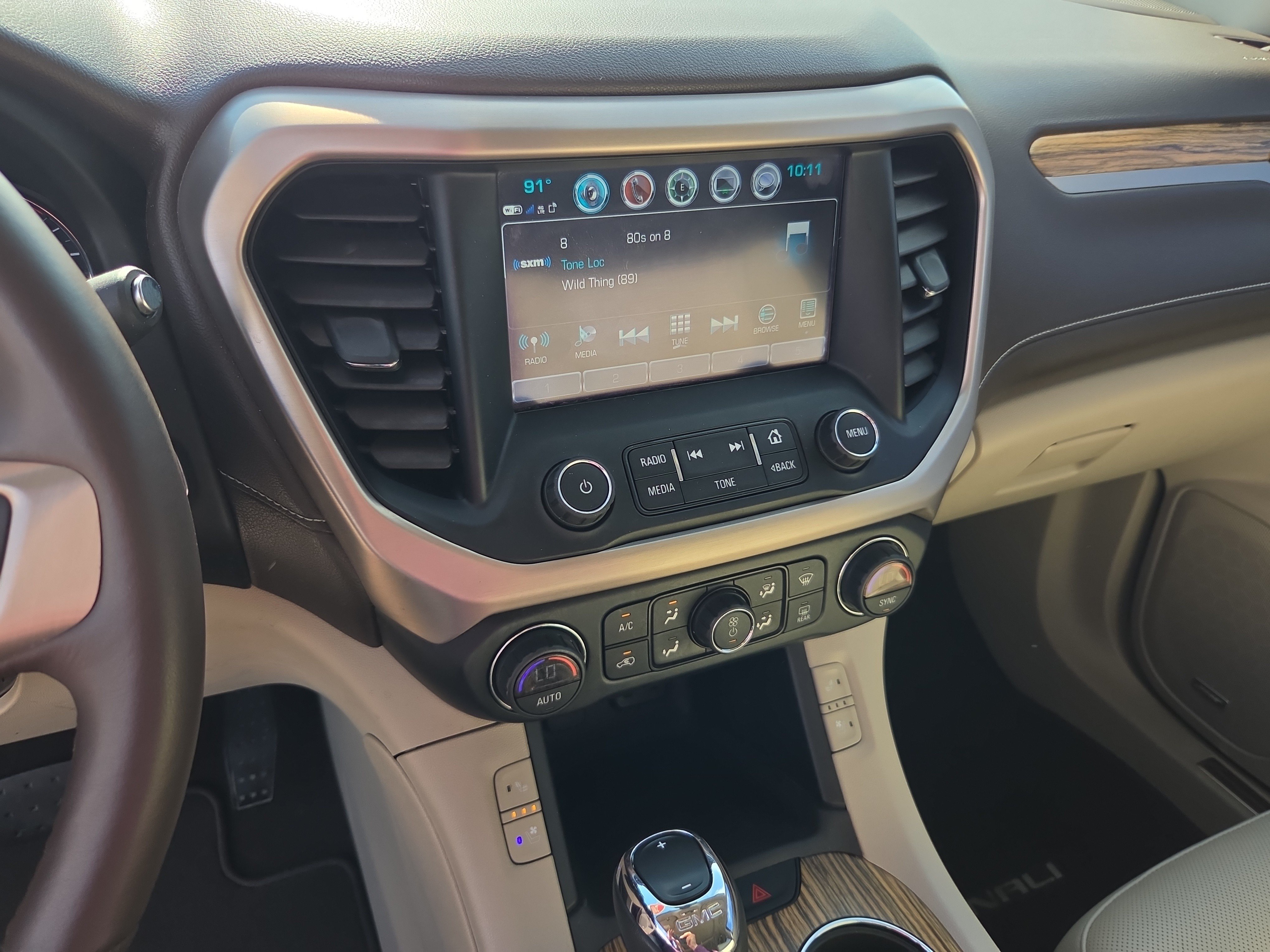 Used 2019 GMC Acadia Denali w/ Technology Package FWD image 21