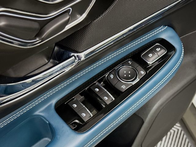 Used 2020 Lincoln Corsair Reserve image 18