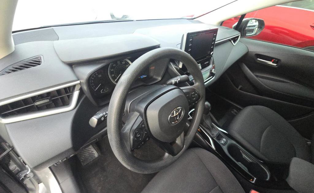 Used 2021 Toyota Corolla LE FWD image 14