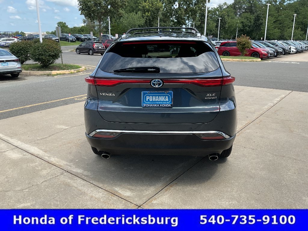 Used 2022 Toyota Venza XLE AWD/4WD image 5