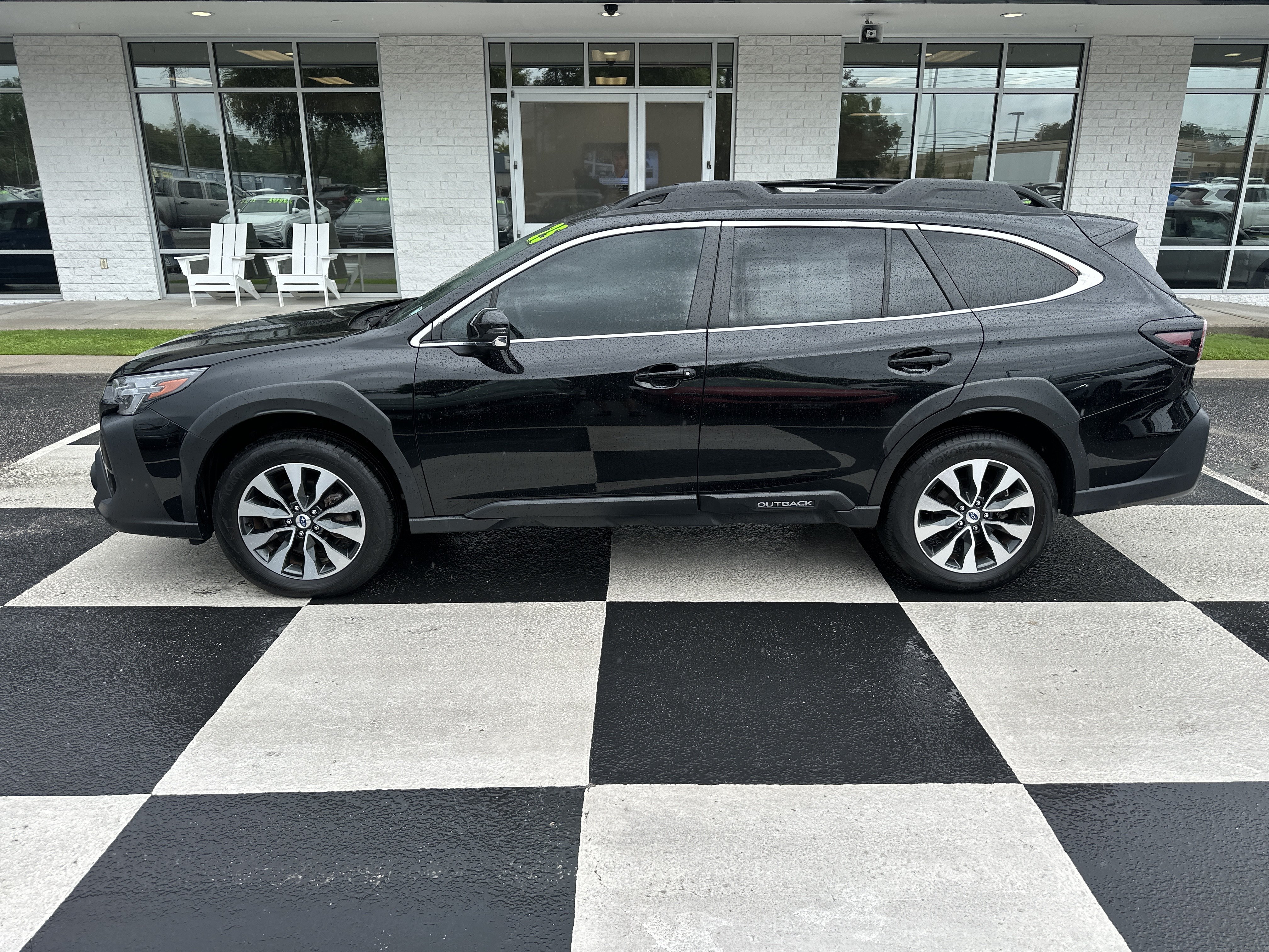 Used 2025 Subaru Outback Limited w/ Tech Package 3 AWD/4WD image 1