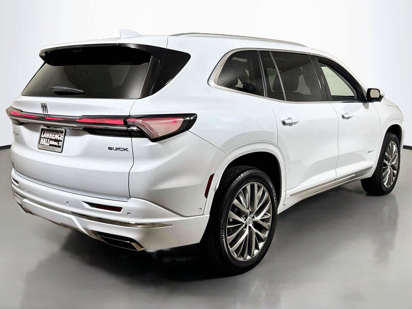 Certified 2026 Buick Enclave Avenir w/ Super Cruise Package FWD image 4