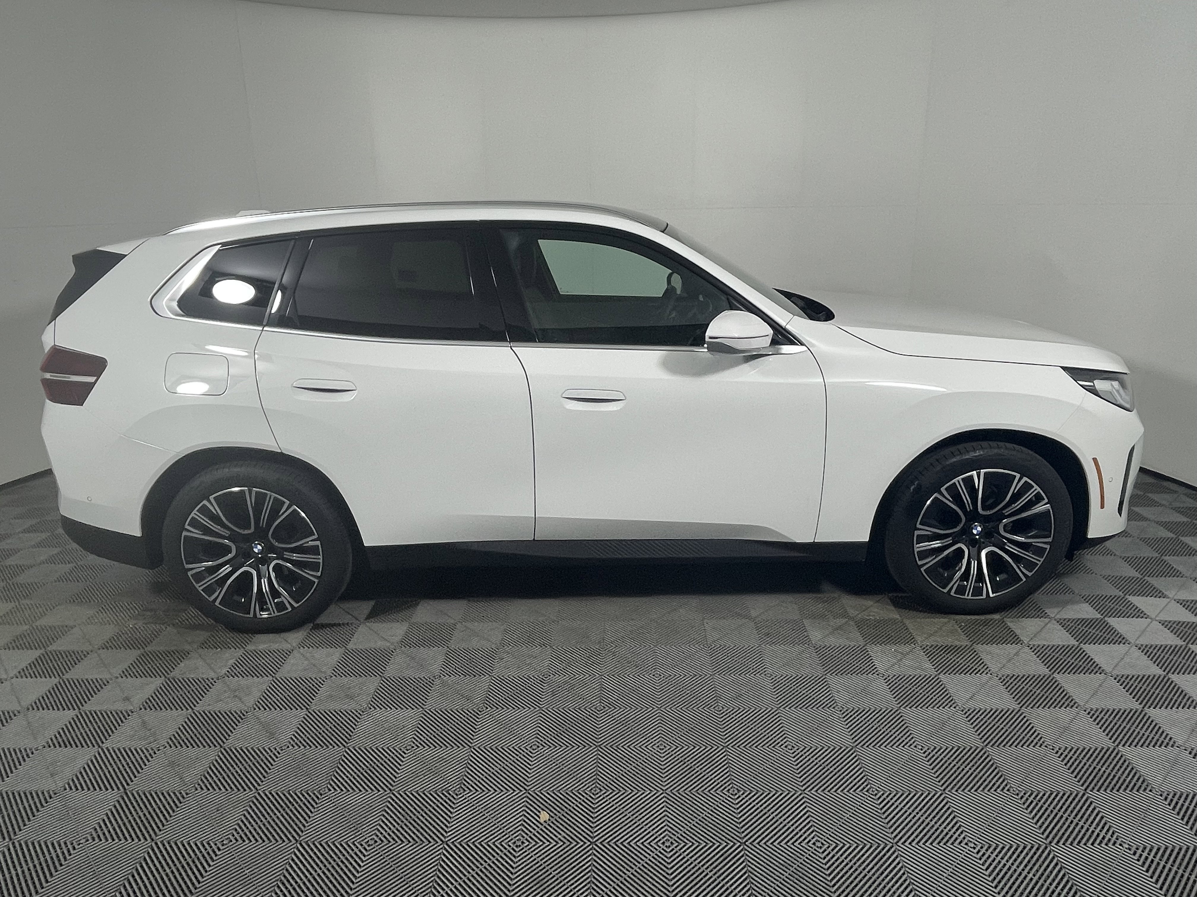 Used 2025 BMW X3 xDrive30i w/ Convenience Package image 6