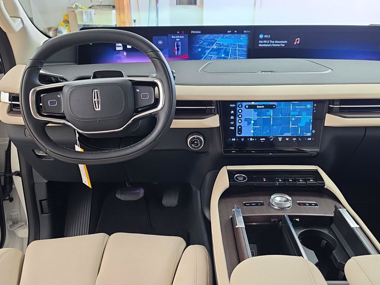 New 2027 Lincoln Navigator L Premier AWD/4WD image 2