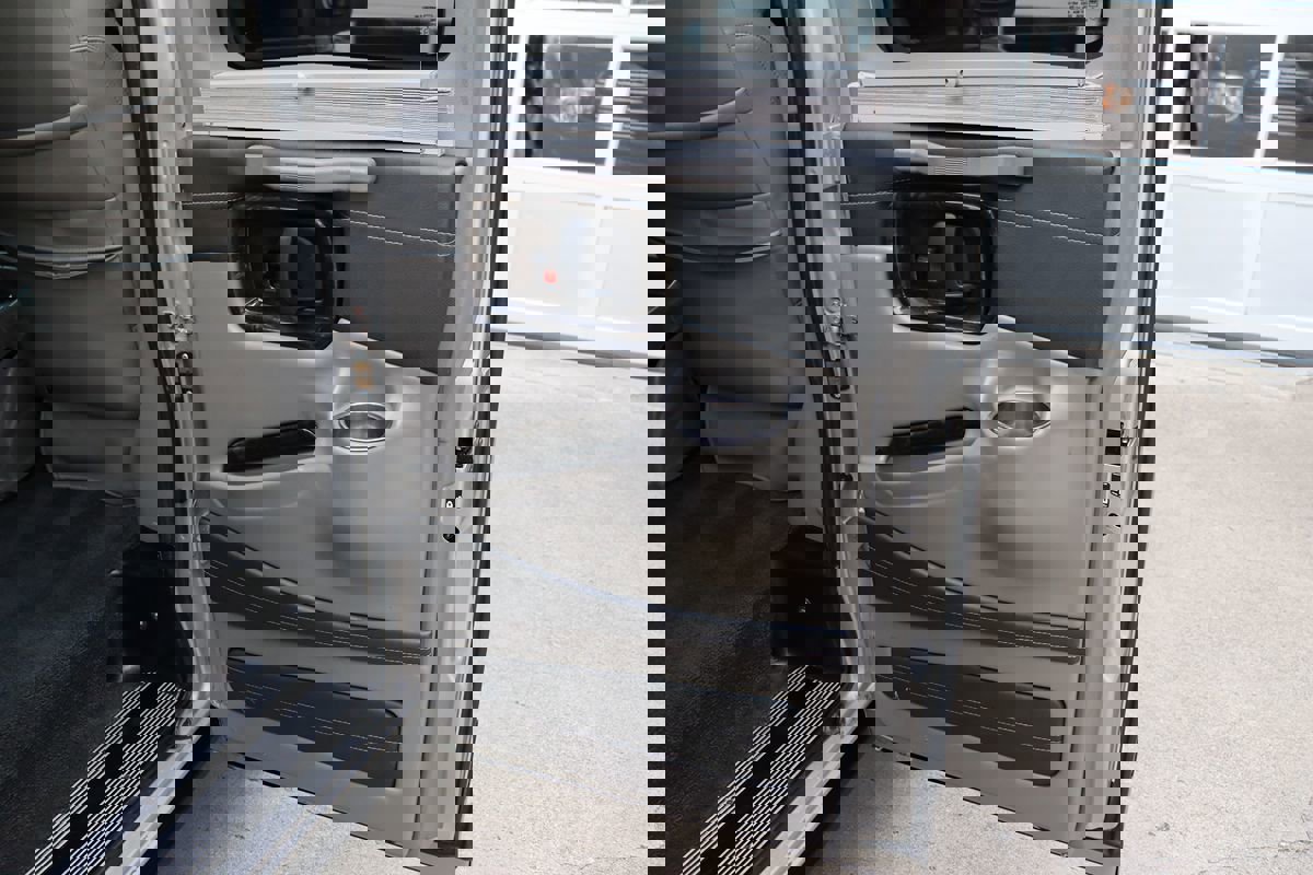 Used 2020 GMC Savana 2500 Extended w/ Enhanced Convenience Package image 55