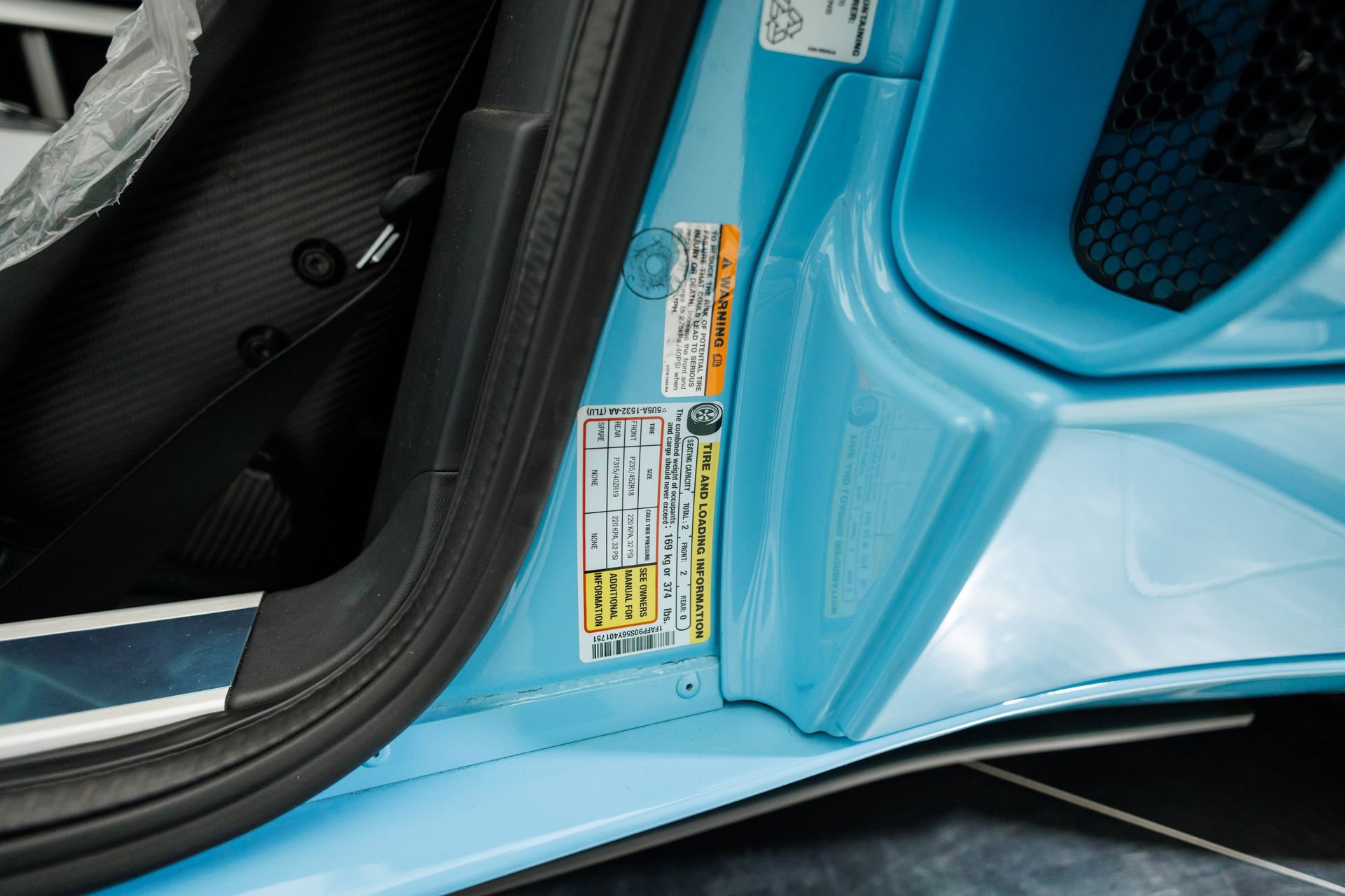 Used 2006 Ford GT RWD image 78
