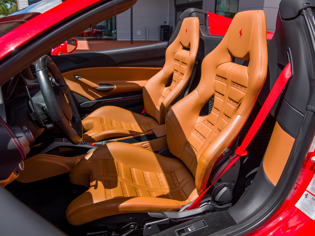 Used 2019 Ferrari 488 Spider RWD image 9
