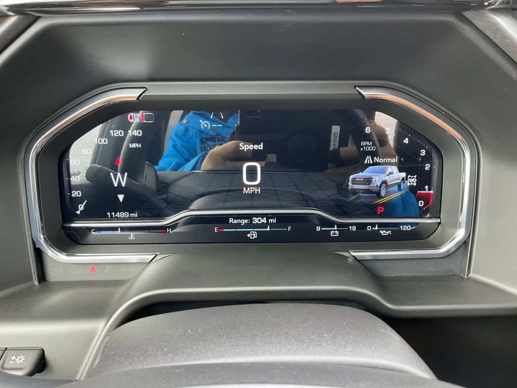 Used 2025 GMC Sierra 1500 AT4X image 8