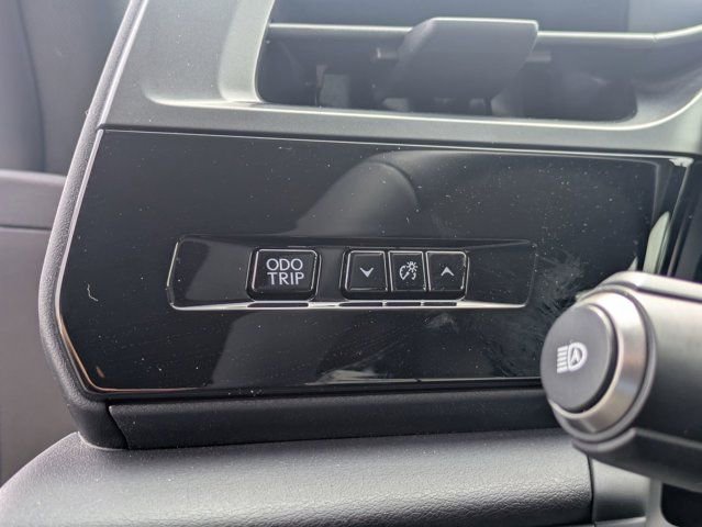 Used 2025 Lexus RZ 450e image 25