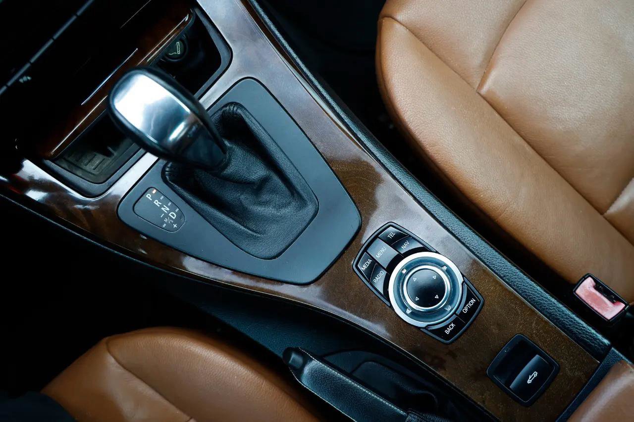 Used 2013 BMW 328i Convertible image 36