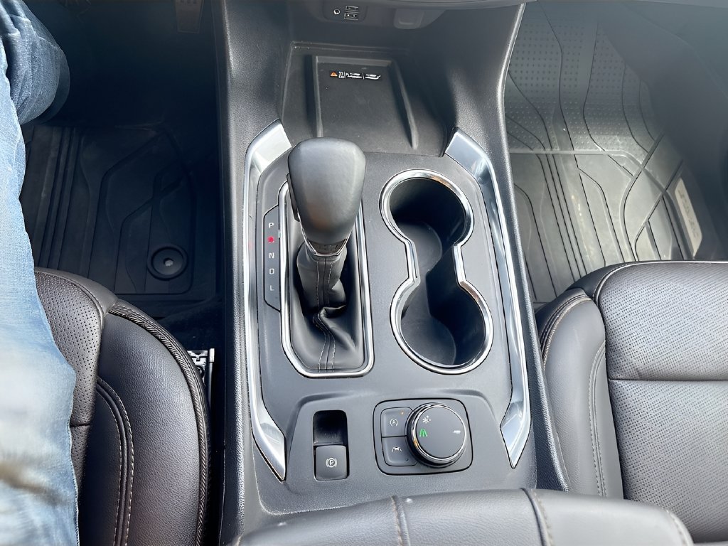 Used 2023 Chevrolet Traverse High Country w/ LPO, Floor Liner Package FWD image 17