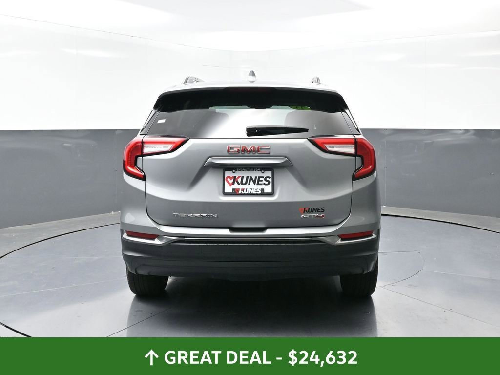 Used 2023 GMC Terrain AT4 image 13