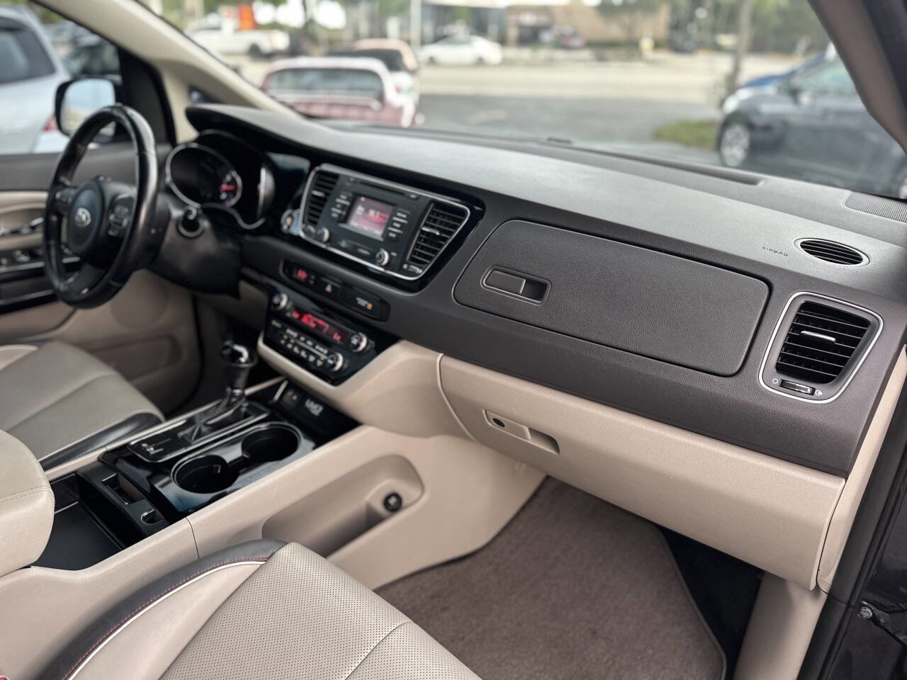 Used 2016 Kia Sedona EX image 26