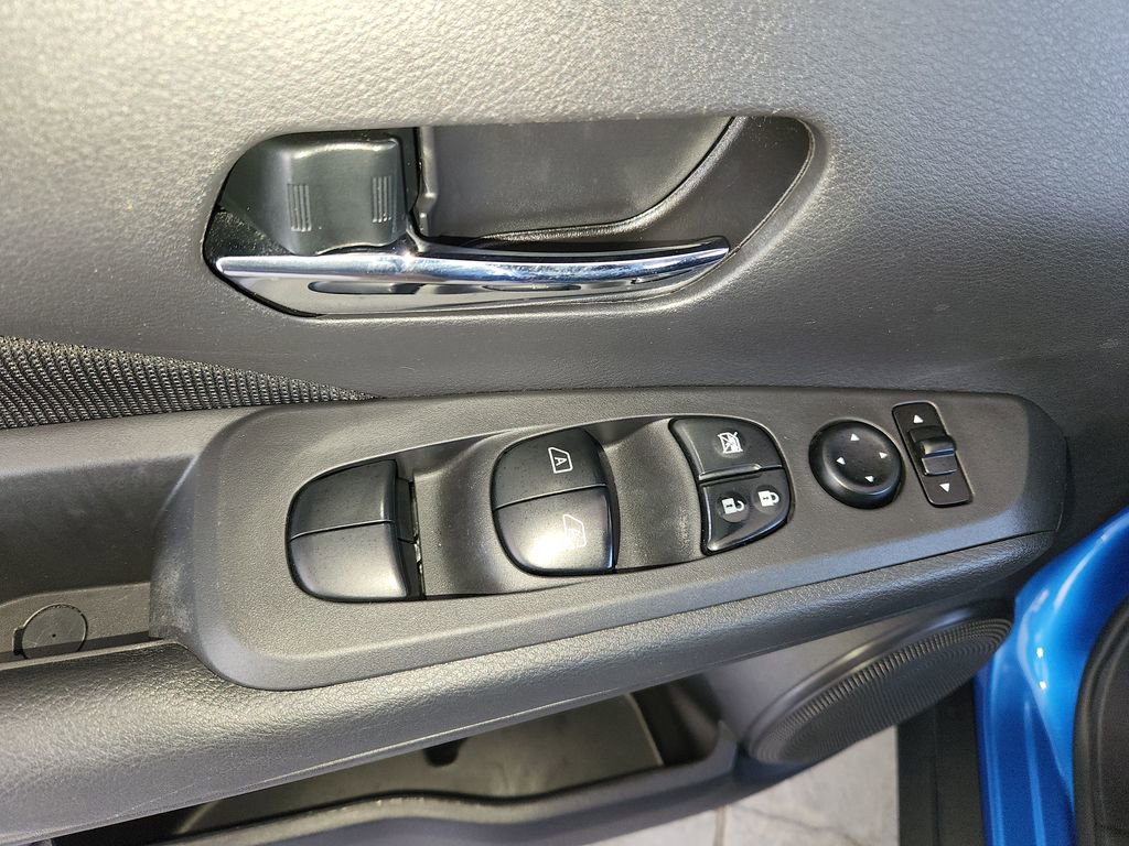 Used 2021 Nissan Kicks SV FWD image 5